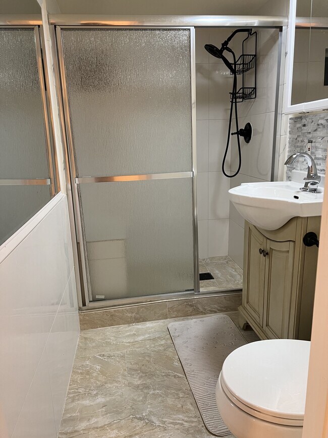 Foto del edificio - 218 Lynhaven Dr
