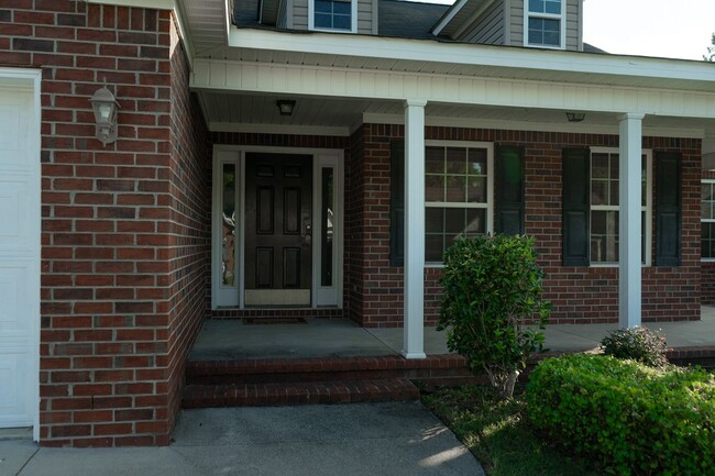 Foto del edificio - 608 Butler Springs Cir