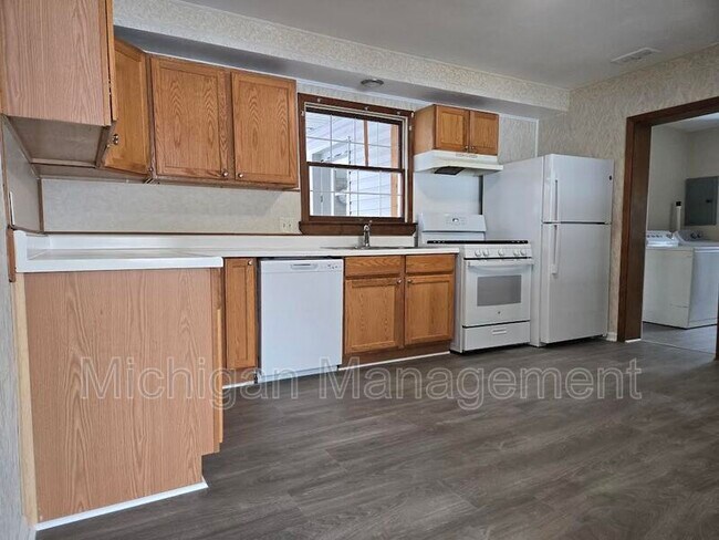 Photo - 6927 Janet St House