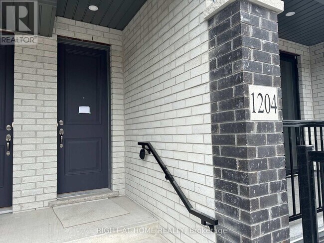 Photo du bâtiment - 160 Densmore Rd
