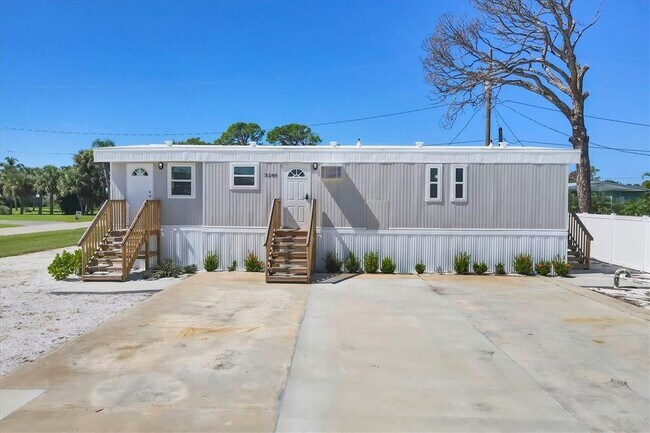 Foto del edificio - 3280 Holly Ave