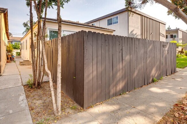 Foto del edificio - 12210 Culver Blvd