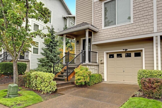 Foto del edificio - 3 Bedroom Townhome in Hillsboro