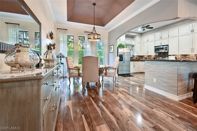 Building Photo - 4830 Europa Dr