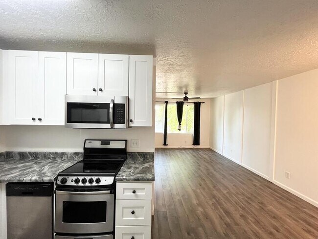 Building Photo - 330 E 700 S - 1 - L 307