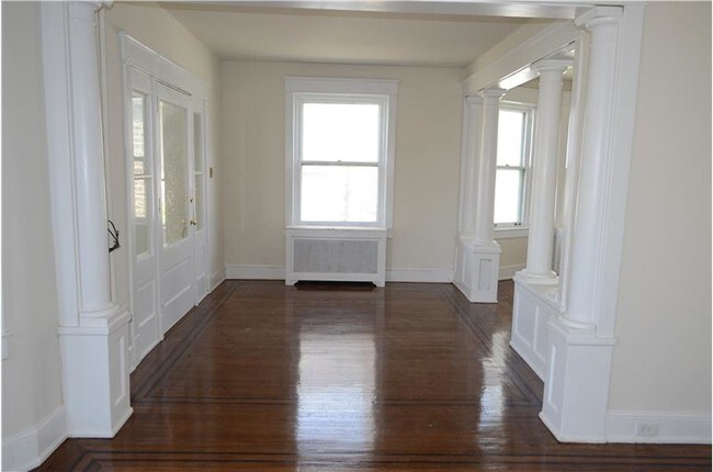 Building Photo - 221 S Madison Ave