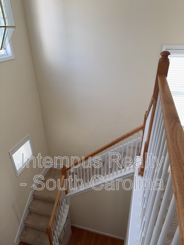 Foto del edificio - 42 Woods Bay Rd