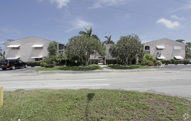 Building Photo - El Dorado Country Club Apartments