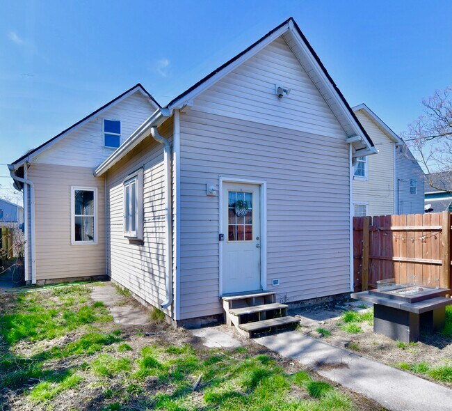 Back view of home - 1117 S Senate Ave