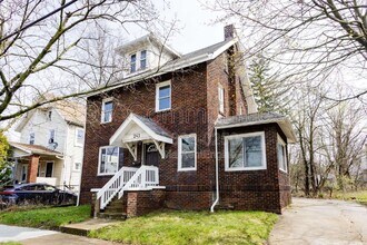 Building Photo - 243 Wildwood Ave