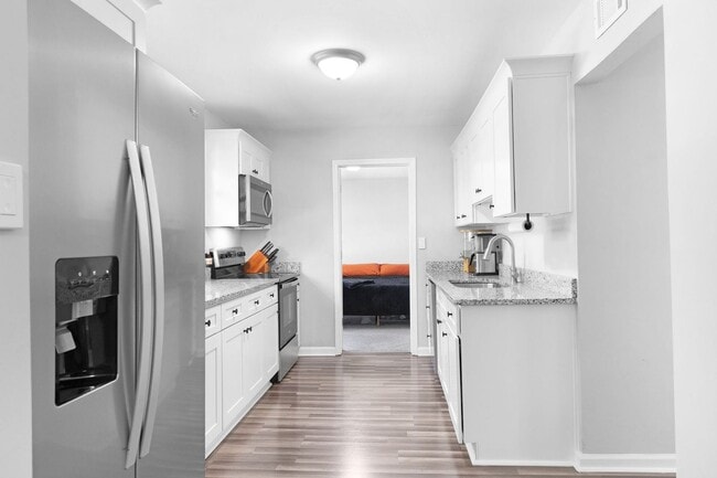 Building Photo - 4 Bed 2 Bath Home for Rent!