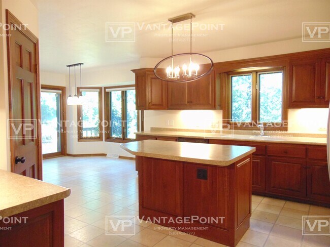 Foto del edificio - 1482 Parkway Dr