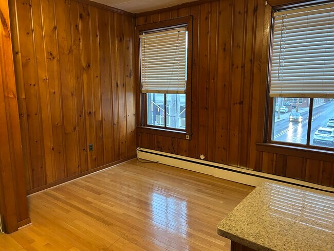 Vista del estudio de Main Street - 1 S Main St