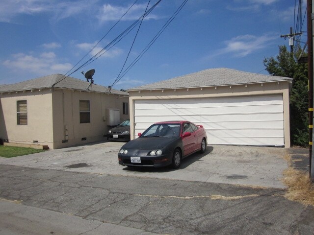 Foto del edificio - Broadway Triplex