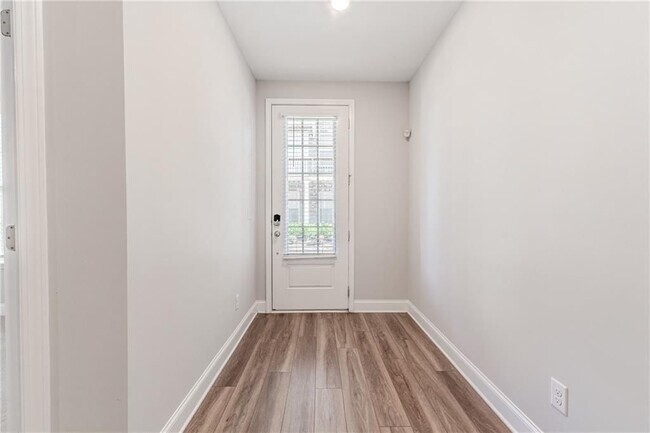 Foto del edificio - 5051 Pinckney Ln