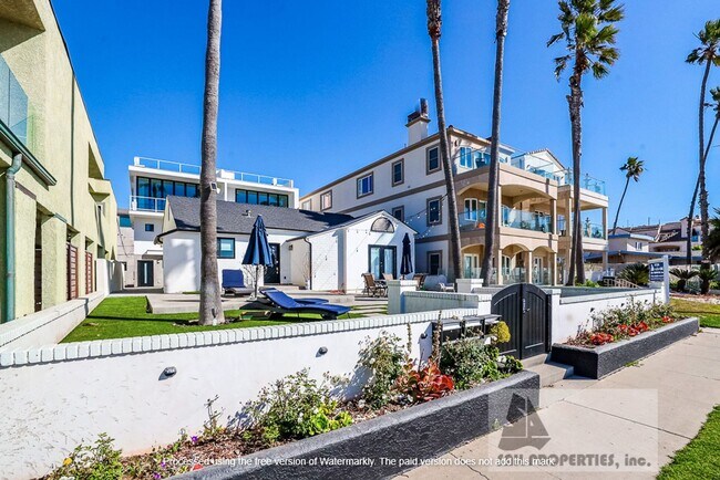 Building Photo - 1116 Pacific Coast Hwy