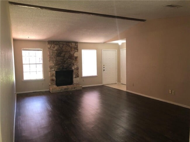 Building Photo - 6211 Sunkist Ln