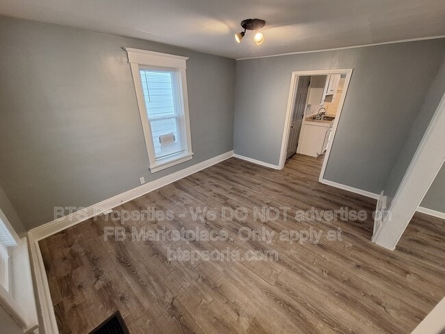 Building Photo - 1912 W Ann St