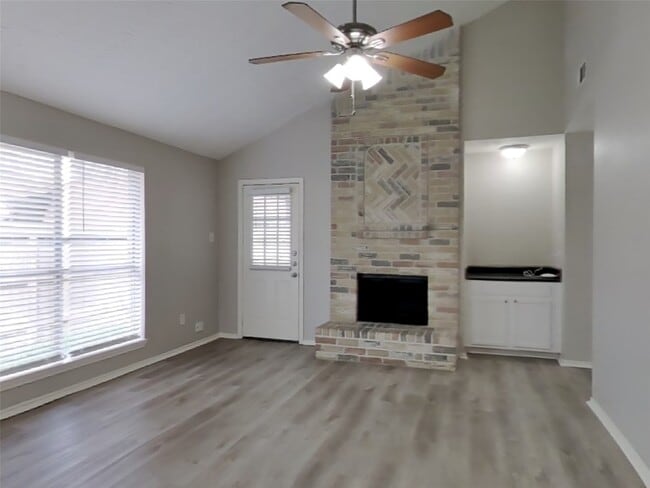 Building Photo - 15243 Bedford Glen Dr