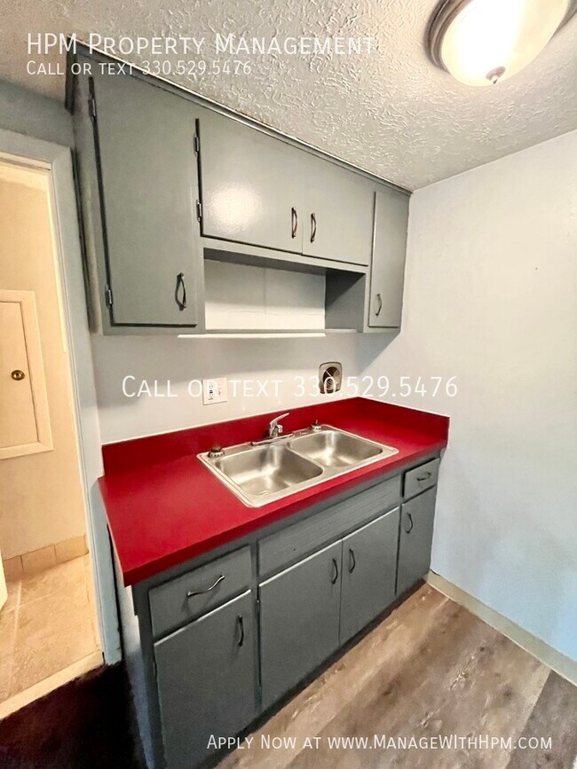 Building Photo - 20604 Lorain Rd