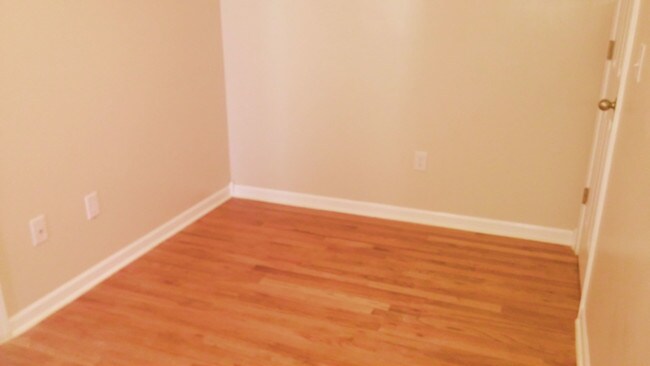 Bedroom - 118 W Main St