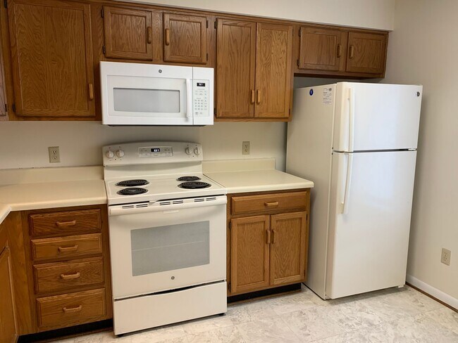 Foto del edificio - 1 Bedroom Condo in Lake Vista