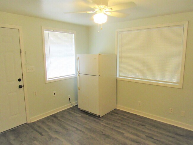 Building Photo - 1 Bedroom in Monte Vista