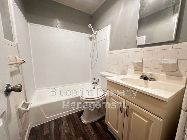 Foto del edificio - 450 4th Thomas St