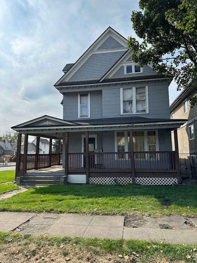 Primary Photo - 208