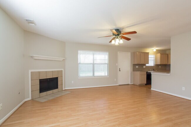 Foto del edificio - 7930 Greens Rd