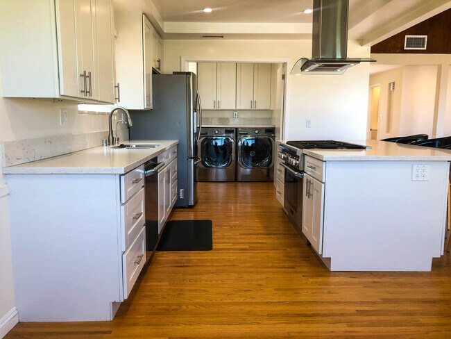 Building Photo - 4413 Don Felipe Dr