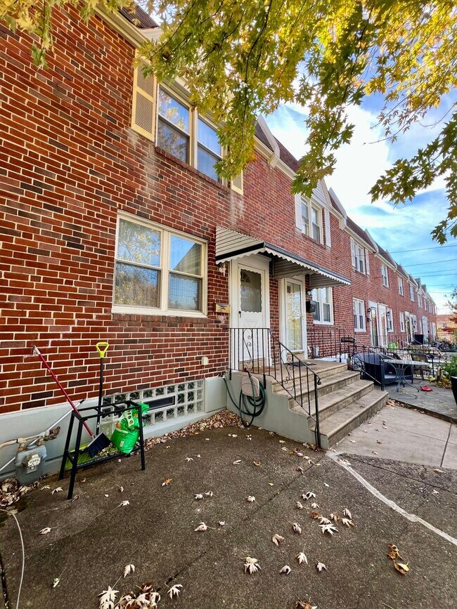 Foto del edificio - Gorgeous 3-Bedroom Townhome in Ambler! Ava...