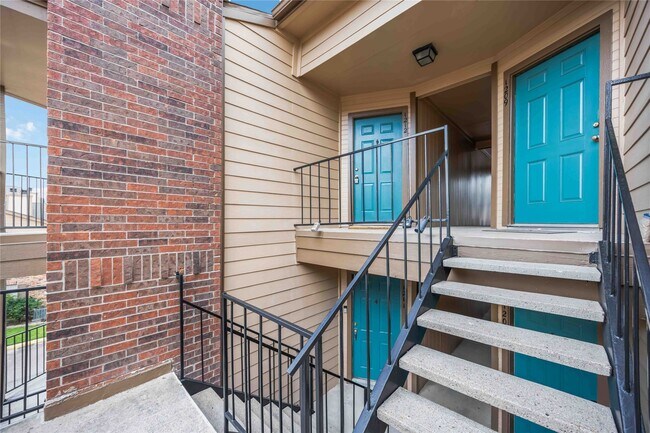 Foto del edificio - 2121 Hepburn St