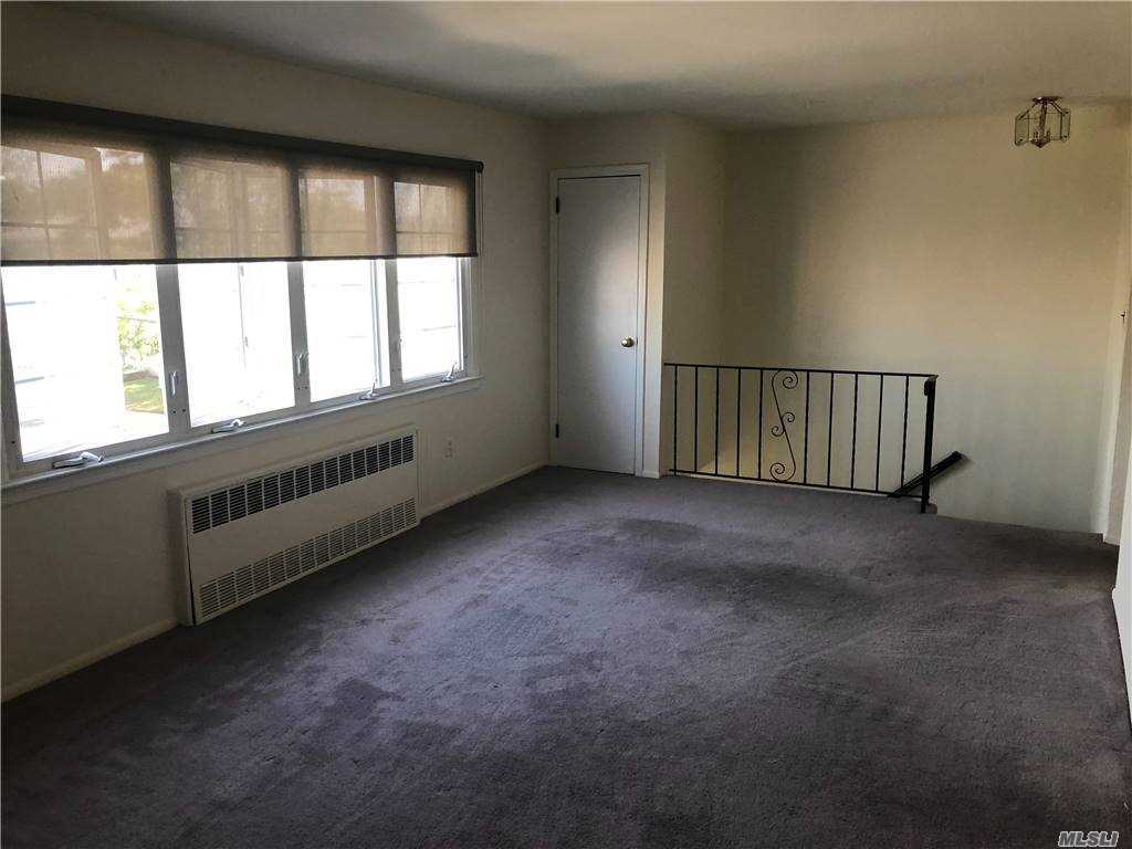 Primary Photo - 17 Lawson Ave