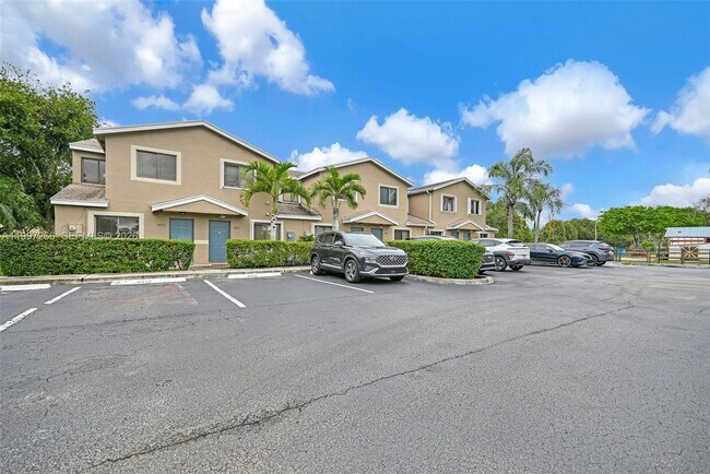 Foto del edificio - 4930 S University Dr