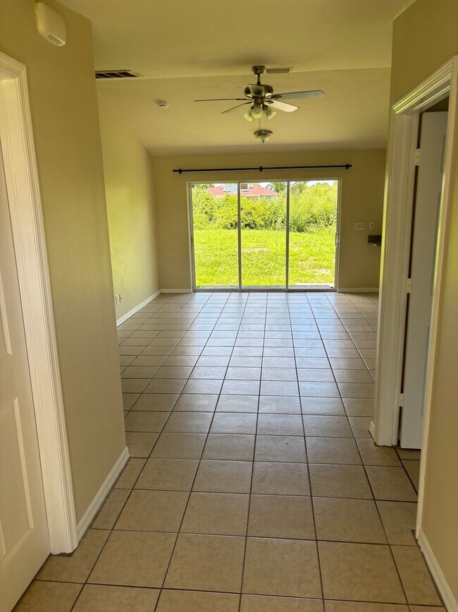 Foto del edificio - 4756-4758 28 ST SW