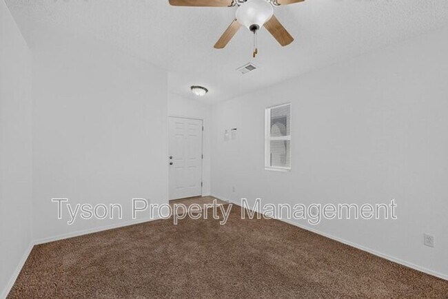 Foto del edificio - 2824 Merlot Dr SW