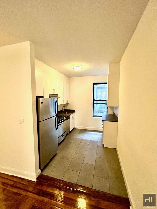 Building Photo - AMAZING ONE BEDROOM APARTMENT!! AMAZING DE...