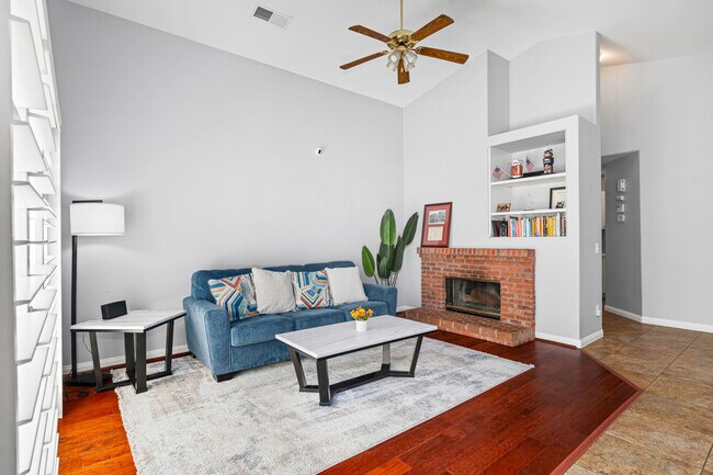 Building Photo - 5001 Rogue Water Ct