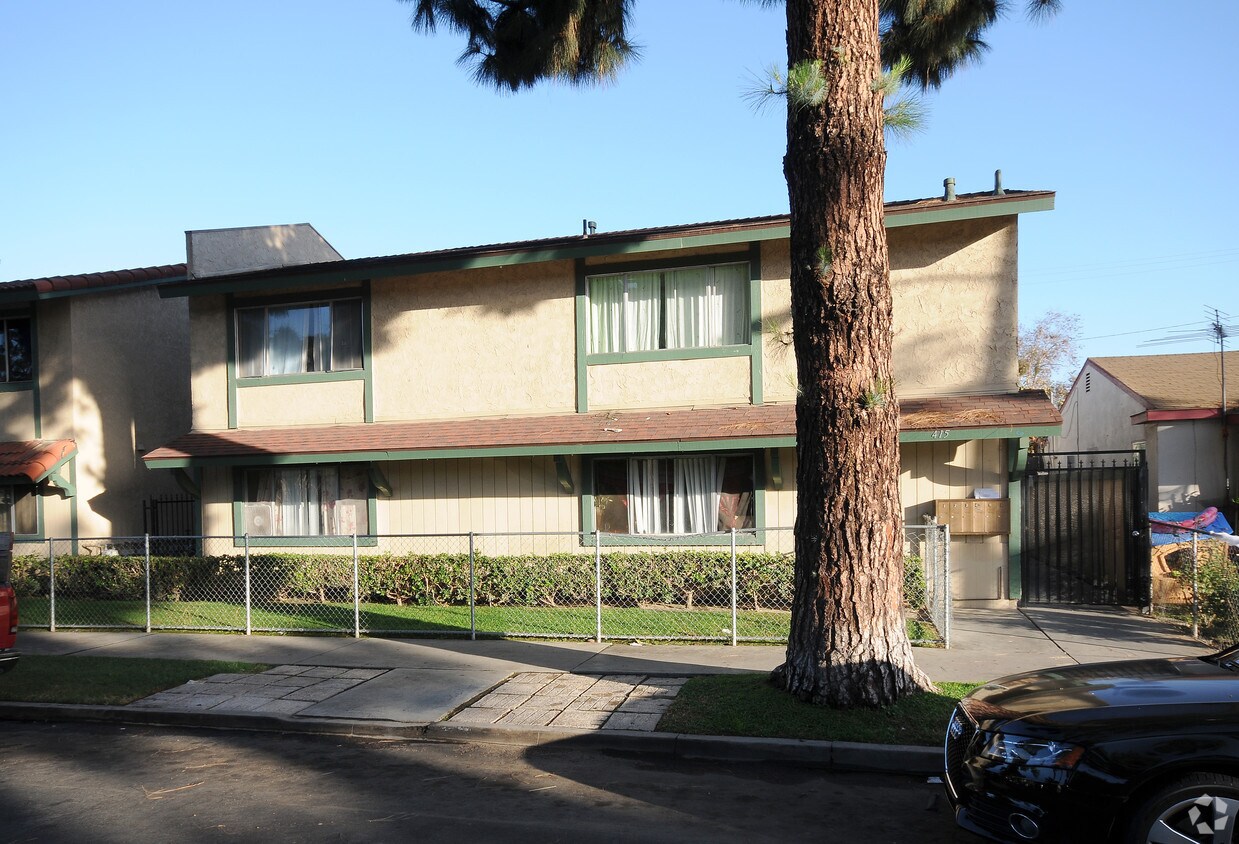 Primary Photo - 415 E Pine St
