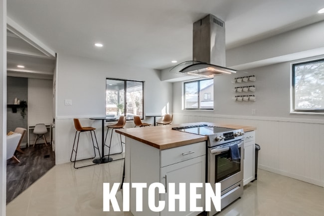 Foto del edificio - 13489 W Auburn Ave