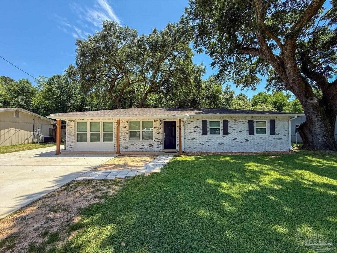 Primary Photo - 1501 Croquet Dr