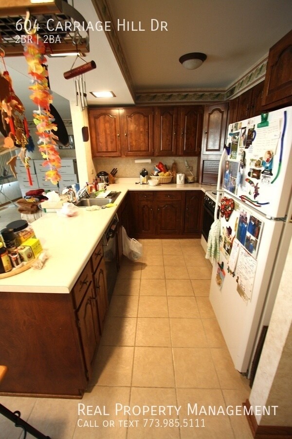 Foto del edificio - 604 Carriage Hill Dr