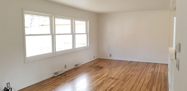 Living Room - N3689 Lux Ln