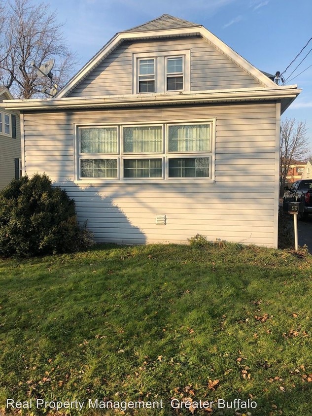 3 br, 1 bath House 40 West Sobieski Ave. House for Rent in Buffalo