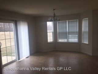 Building Photo - 3 br, 2.5 bath House - 2433 Newtown Dr