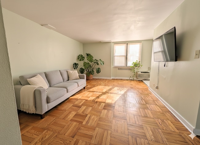 Building Photo - 2601 Pennsylvania Ave