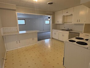 Building Photo - 118 Jonquil St