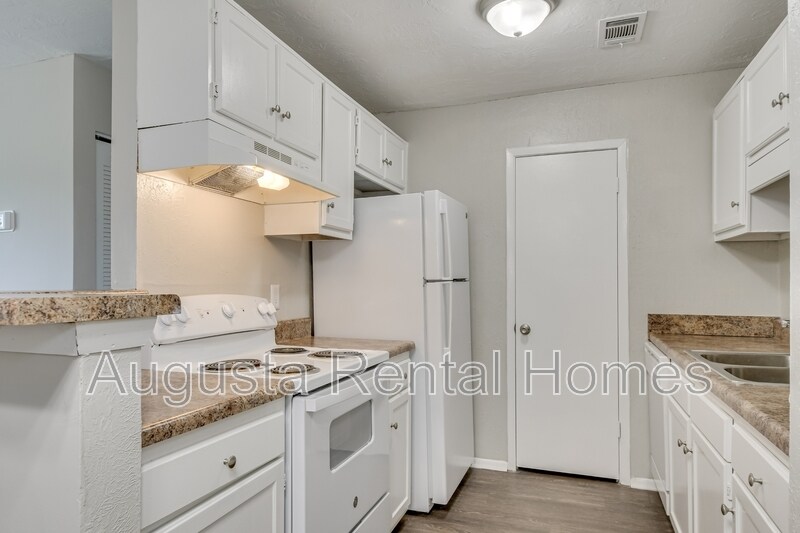 Foto principal - 2515 Center West Parkway - 3G