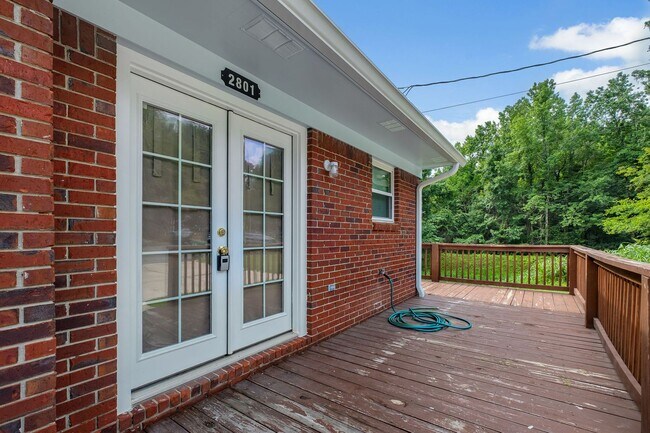 Building Photo - NW Tallahassee Duplex